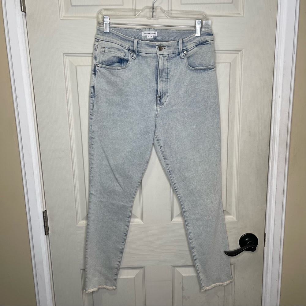 GOOD AMERICAN
Good Legs Raw Edge Crop Skinny Jeans Sz 12/31